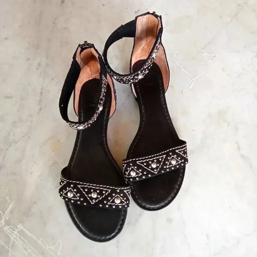 Frye Sandal Womens 6.5 Carson Black Deco Embellished Zip Flat